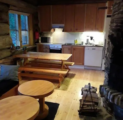 Kelohonkamoekki Ja 2 X Hissilippu 샬레 쿠사모