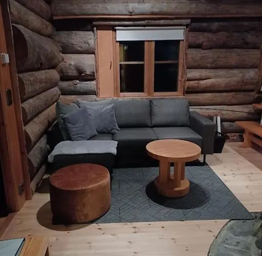 샬레 Kelohonkamoekki Ja 2 X Hissilippu 쿠사모